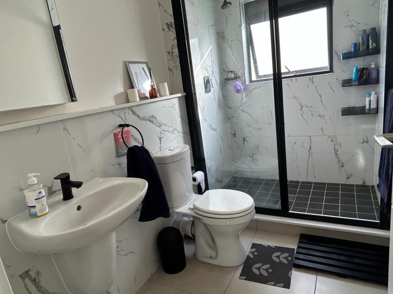 To Let 1 Bedroom Property for Rent in Sandown Western Cape